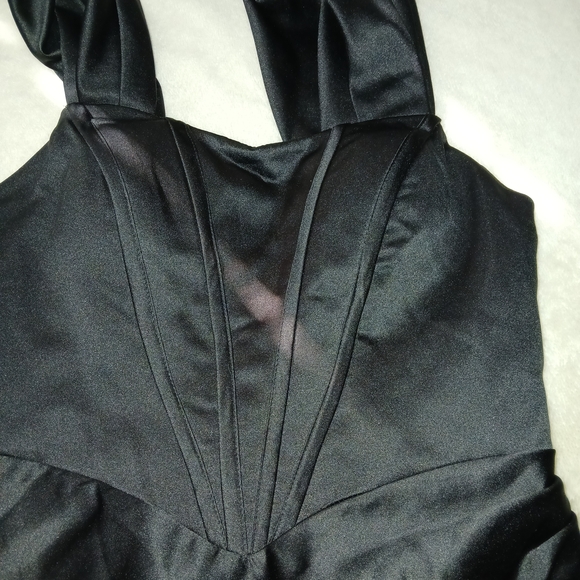 Cocomelody Elegant Black  Sleeveless Maxi Dress - Picture 3 of 11